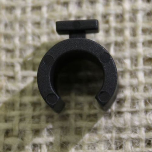 16mm C Clips (Pipe Clips) (1000) Black